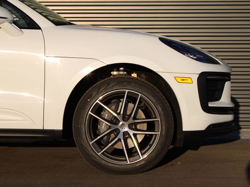 New 2026 Porsche Macan image 11