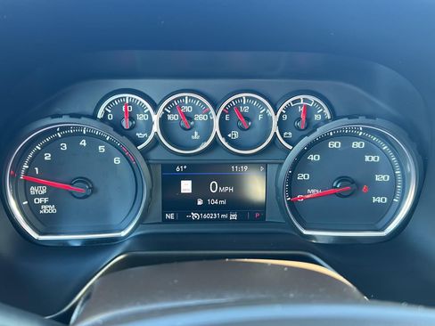 Used 2021 Chevrolet Suburban Z71 w/ Z71 Signature Package image 32