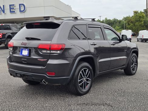 Used 2018 Jeep Grand Cherokee Trailhawk AWD/4WD image 7