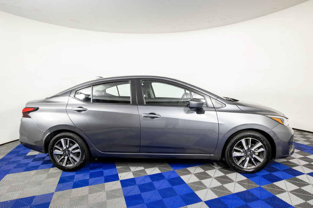 Used 2025 Nissan Versa SV FWD image 5