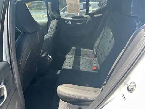 Used 2025 Volvo XC40 B5 Plus AWD/4WD image 17