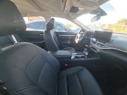 Used 2025 Nissan Altima 2.5 SL FWD image 11
