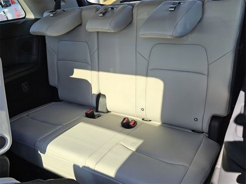 New 2025 Nissan Pathfinder SL w/ SL Premium Package image 7