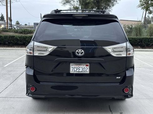 Used 2013 Toyota Sienna SE image 4