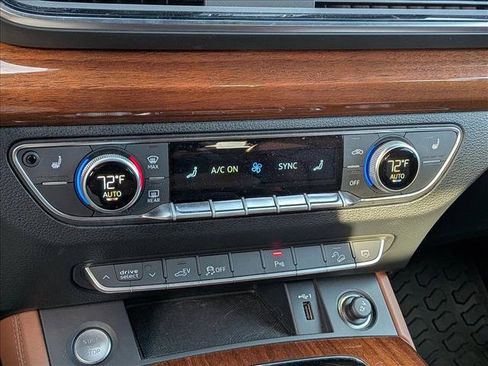 Used 2023 Audi Q5 e Premium Plus w/ Premium Plus Package image 11