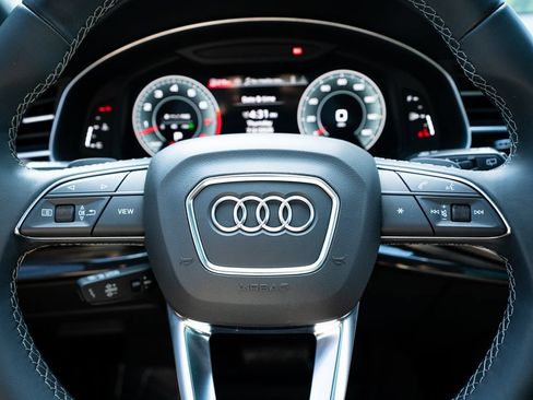 Used 2024 Audi Q8 Prestige w/ Prestige Package AWD/4WD image 32