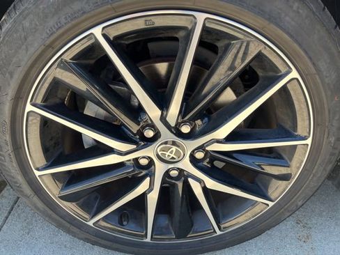 Used 2022 Toyota Camry SE FWD image 9