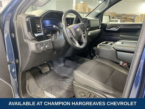 Used 2022 Chevrolet Silverado 1500 LT AWD/4WD image 13