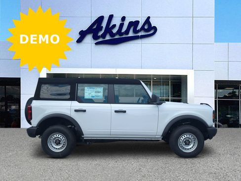 New 2025 Ford Bronco 4-Door image 1