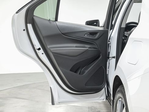 Used 2023 Chevrolet Equinox Premier FWD image 26