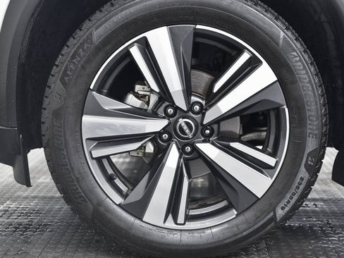 Used 2023 Nissan Rogue SL w/ SL Premium Package image 8