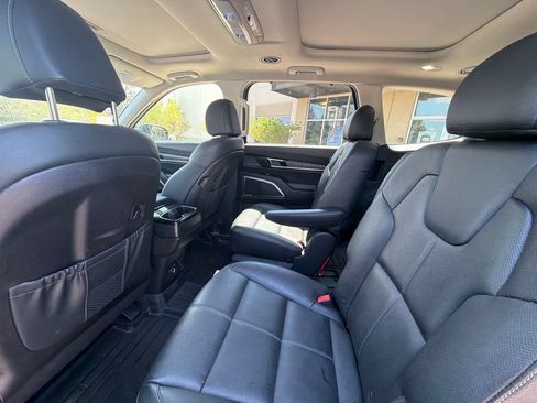Used 2024 Kia Telluride SX w/ Towing Package AWD/4WD image 18