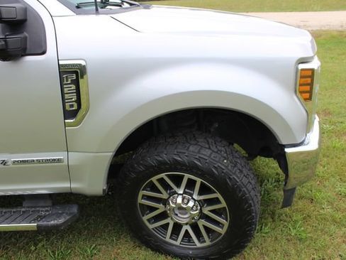 Used 2019 Ford F250 Lariat w/ Lariat Ultimate Package AWD/4WD image 5