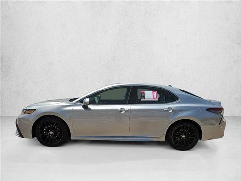 Used 2024 Toyota Camry XSE FWD image 9