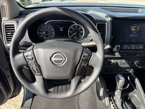 Used 2023 Nissan Frontier SV image 37