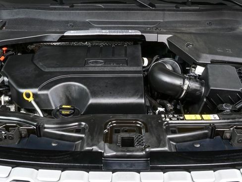 Used 2023 Land Rover Discovery Sport SE image 34