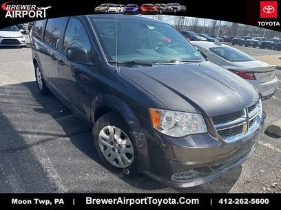Used 2019 Dodge Grand Caravan SE w/ UConnect Hands-Free Group