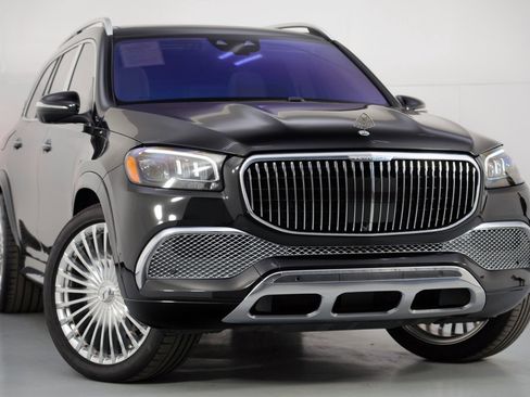 Used 2023 Mercedes-Benz Maybach GLS 600 4MATIC image 4