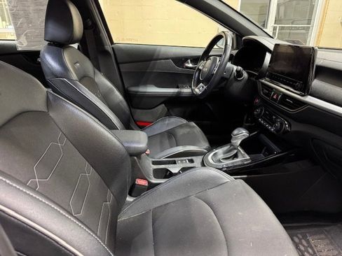 Used 2023 Kia Forte GT-Line w/ GT-Line Premium Package image 7