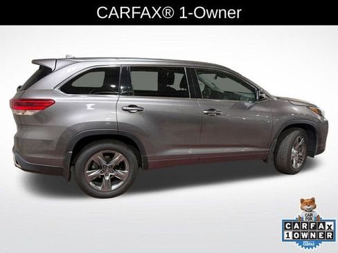 Used 2017 Toyota Highlander Limited Platinum image 3