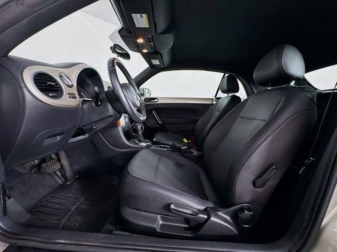 Used 2013 Volkswagen Beetle 2.5 image 21