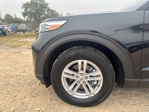 Certified 2024 Ford Explorer XLT w/ Equipment Group 202A image 23