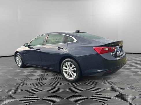 Used 2018 Chevrolet Malibu LT FWD image 3