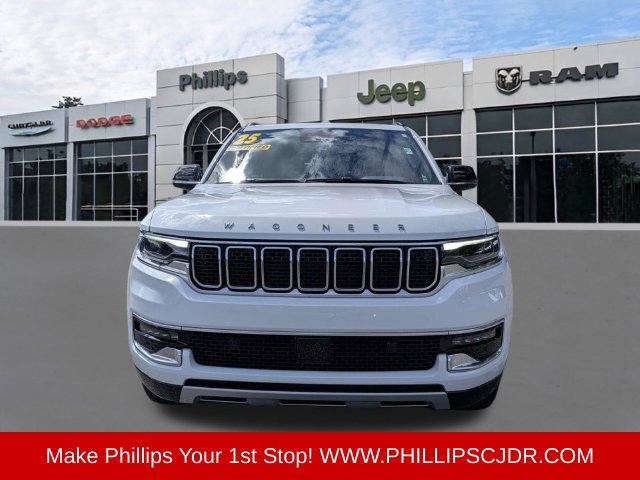 Used 2025 Jeep Wagoneer Series II AWD/4WD image 8