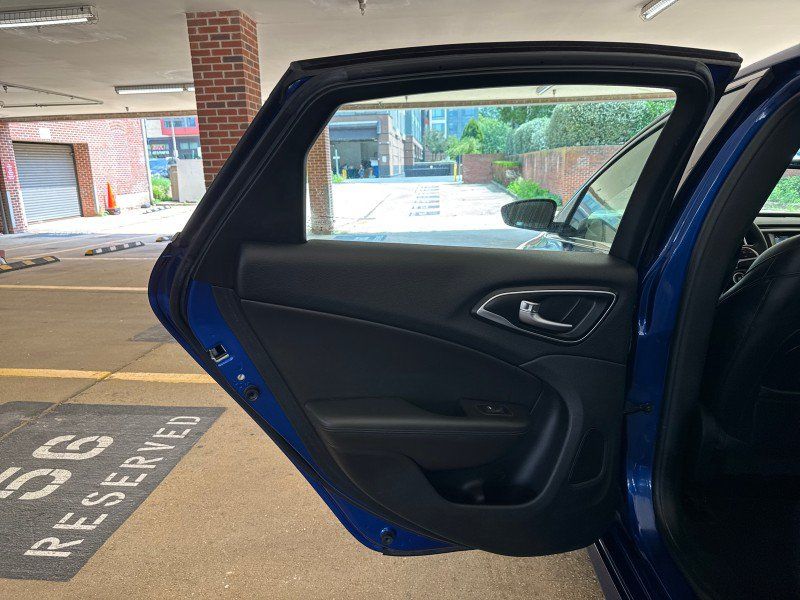 Used 2017 Chrysler 200 Limited Platinum FWD image 13