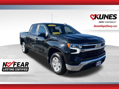 Used 2025 Chevrolet Silverado 1500 LT image 1