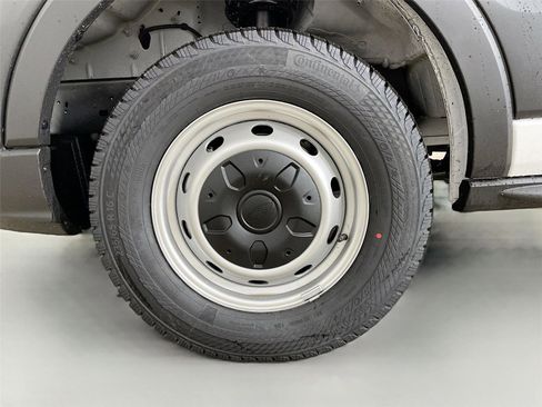 New 2025 Ford Transit 250 148 Medium Roof RWD image 30
