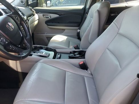 Used 2016 Honda Pilot Touring image 3