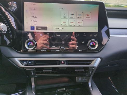 Certified 2025 Lexus RX 450h AWD w/ Luxury Package image 25