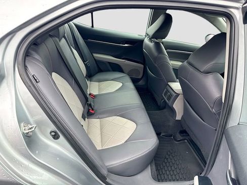 Used 2019 Toyota Camry XLE w/ Navigation Package image 27