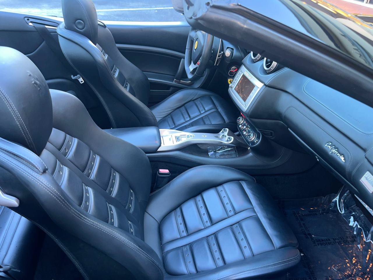 Used 2010 Ferrari California RWD image 40