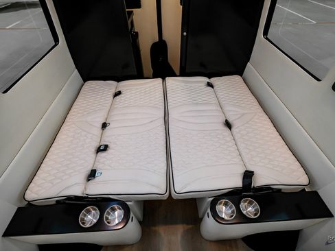 Used 2023 Mercedes-Benz Sprinter 3500 image 76