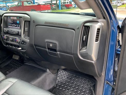 Used 2018 Chevrolet Silverado 1500 LT w/ Texas Edition image 18