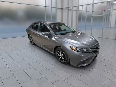Certified 2023 Toyota Camry SE image 2