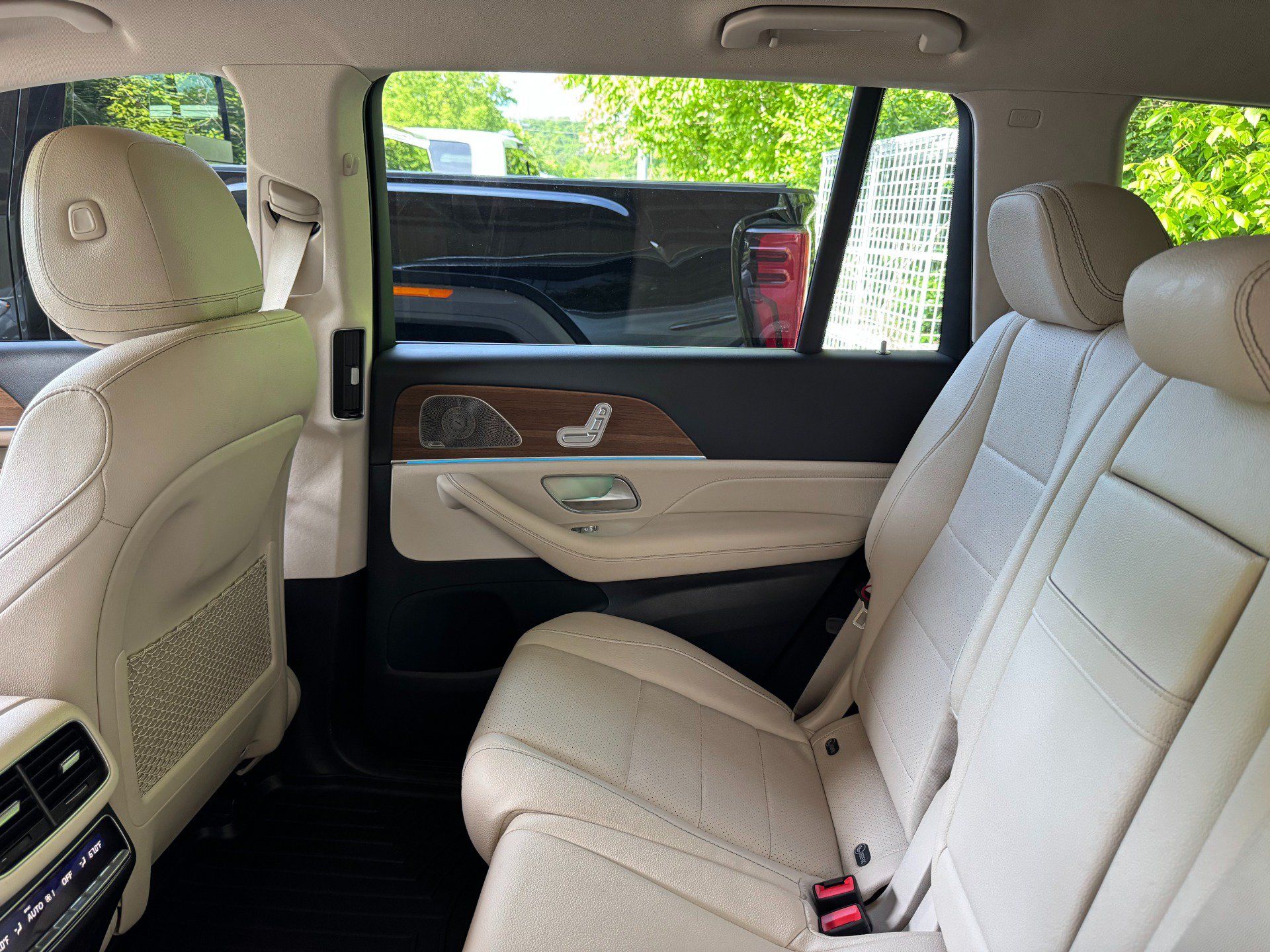 Used 2022 Mercedes-Benz GLS 450 4MATIC image 54