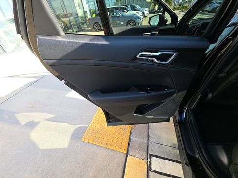 Used 2025 Kia Sportage EX FWD image 22