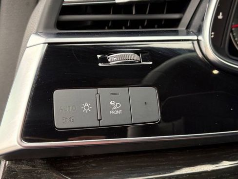 Used 2025 Audi Q7 3.0T Premium Plus AWD/4WD image 5