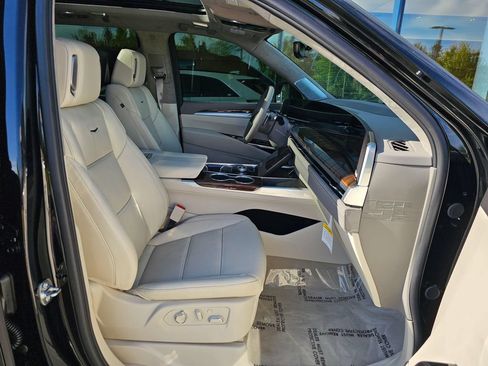 New 2026 Cadillac Escalade Platinum Sport AWD/4WD image 11