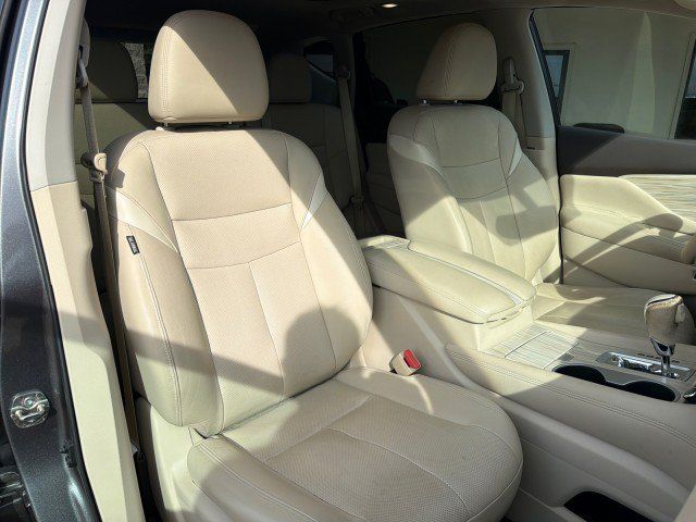 Used 2016 Nissan Murano Platinum w/ Platinum Technology Package FWD image 23