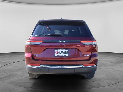 Used 2023 Jeep Grand Cherokee Limited AWD/4WD image 10