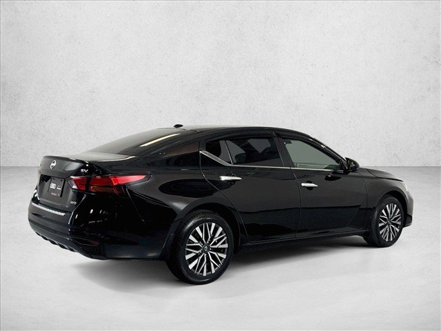 Used 2023 Nissan Altima 2.5 SV AWD/4WD image 5