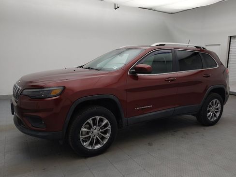 Used 2019 Jeep Cherokee Latitude Plus image 2