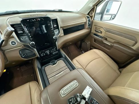 Used 2023 RAM 2500 Limited AWD/4WD image 11