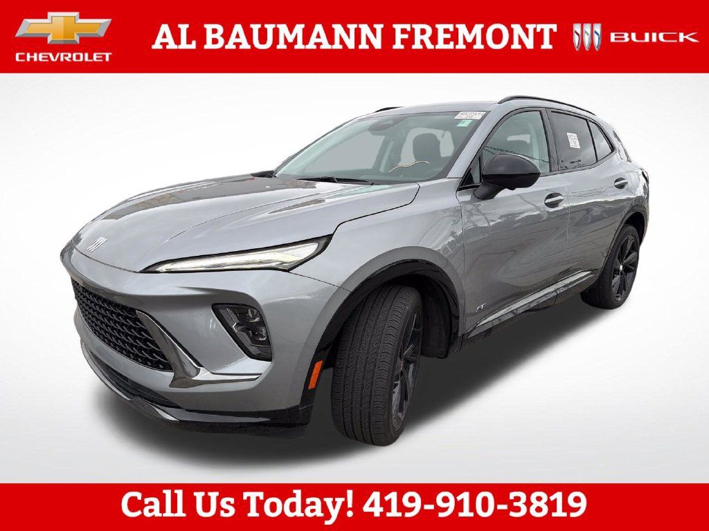Used 2024 Buick Envision Sport Touring AWD/4WD image 2