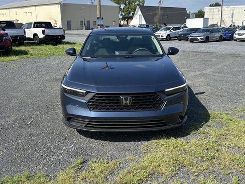 Certified 2023 Honda Accord EX image 3
