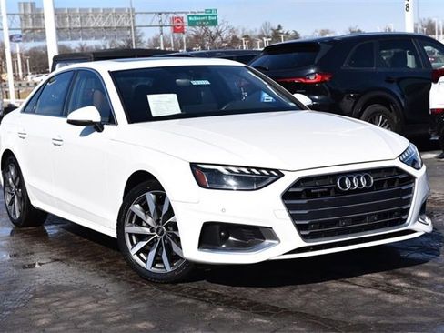 Used 2023 Audi A4 2.0T Premium w/ Convenience Package image 2